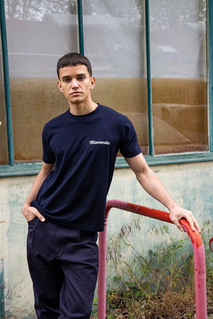 L'exception T Shirt Imprimé Basique Bleu Marine Misericordia