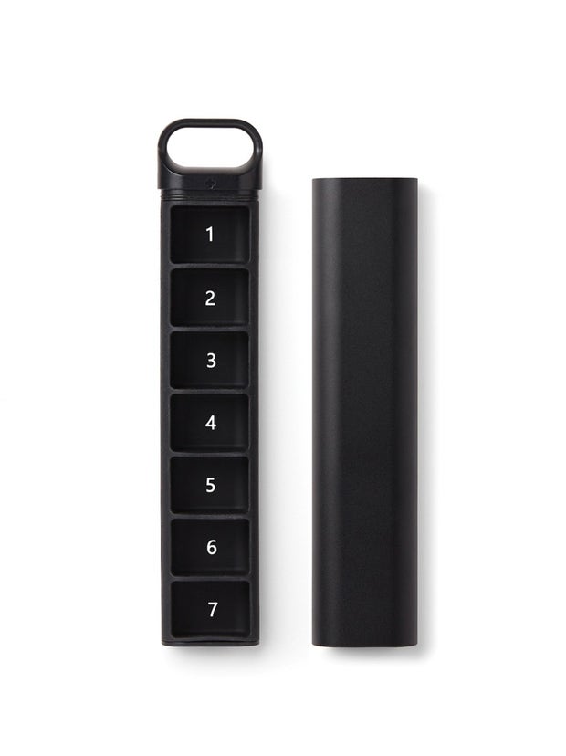 Lexon Pilulier De Voyage Nomaday Pillbox Par Guillaume Delvigne