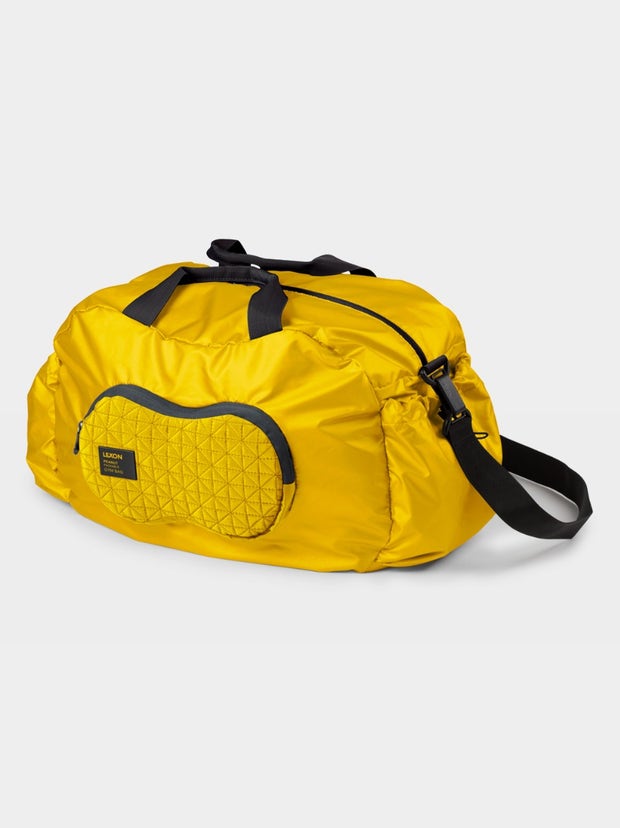 lexon Sac de Sport Compact Peanut Gym Bag par Luca Artioli