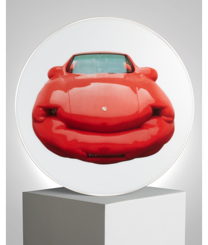 ligne blanche paris Erwin WURM grande assiette en porcelaine "Fat Convertible"