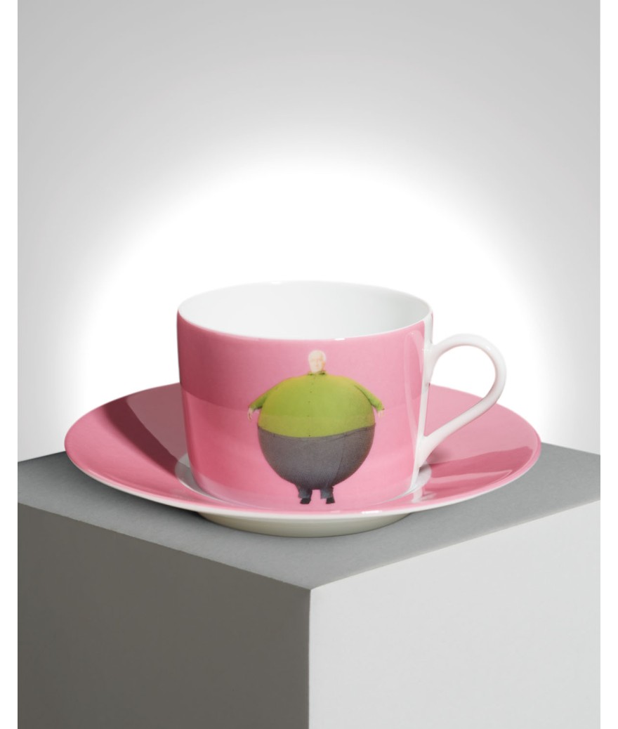 ligne blanche paris Erwin WURM Tasse à thé "The Artist who swallowed the World"