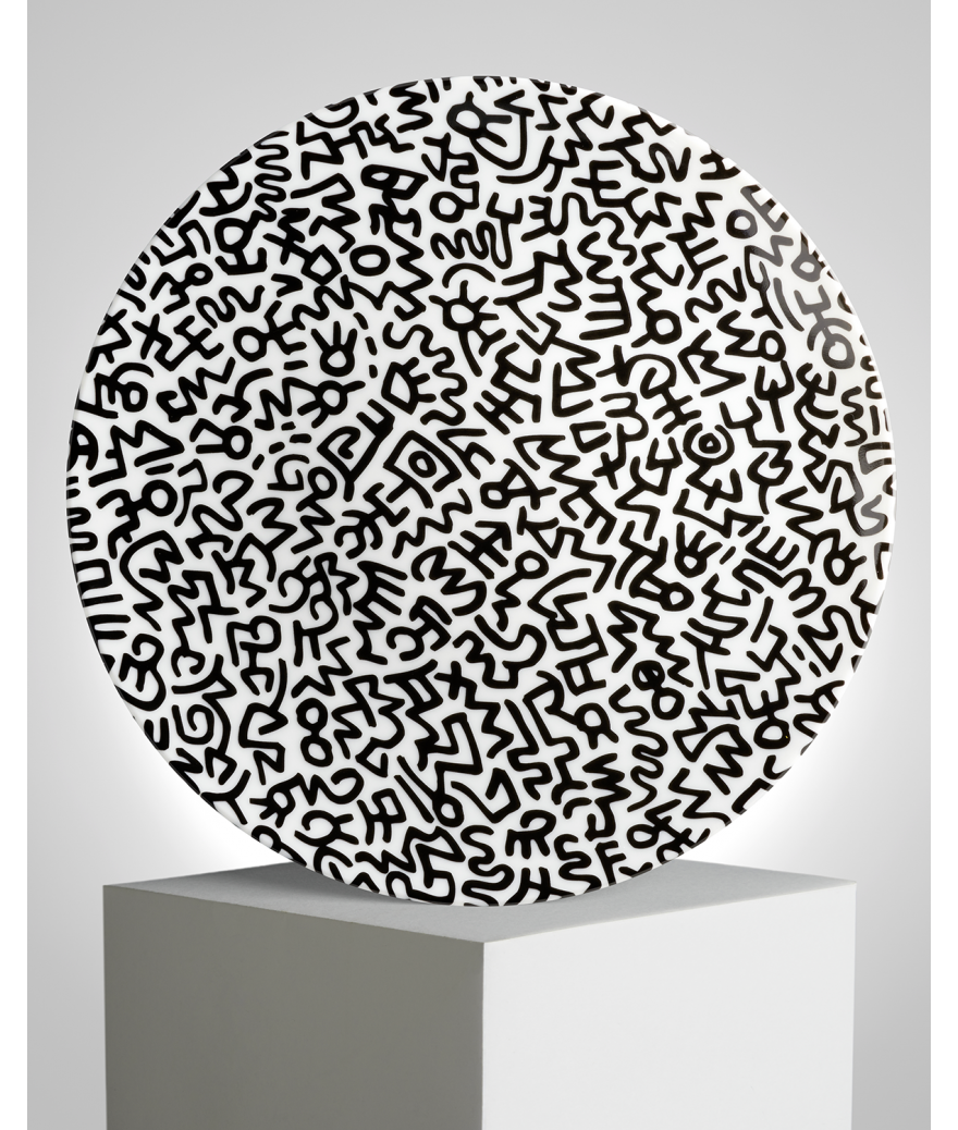 ligne blanche paris Keith HARING assiette en porcelaine ”Black Pattern”