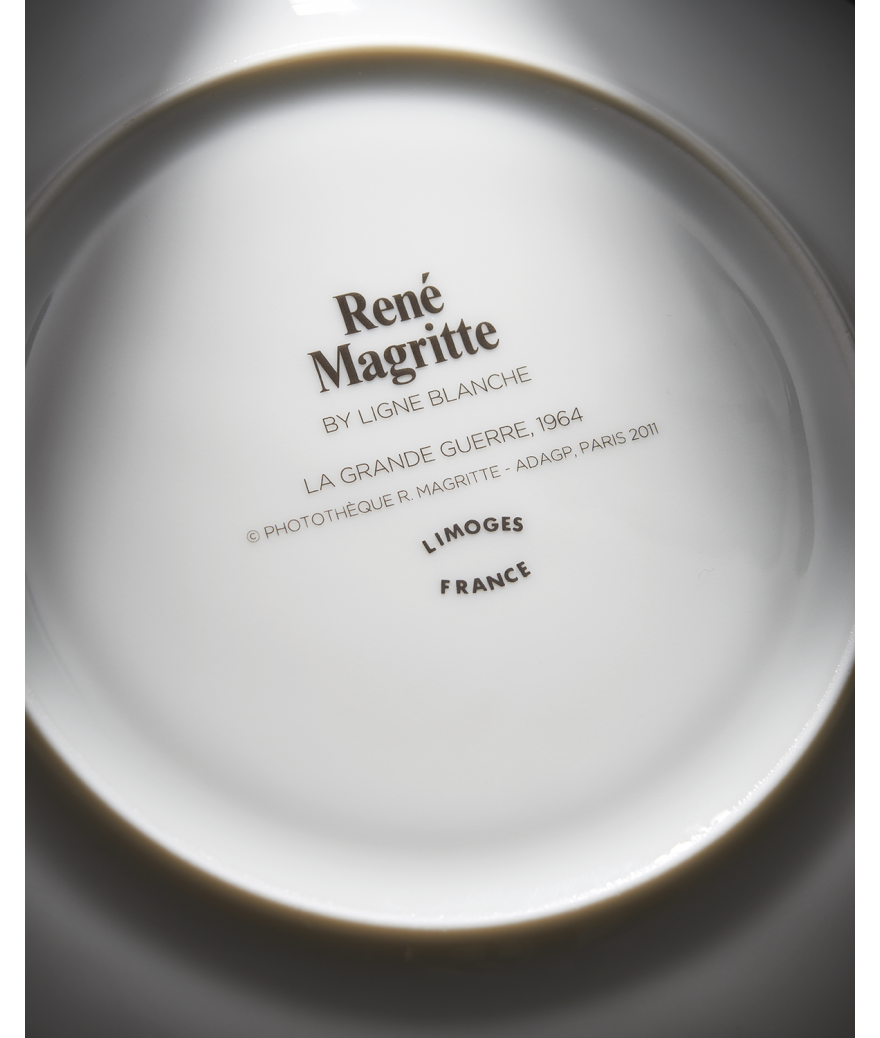 Ligne Blanche Paris MAGRITTE Grande Assiette En Porcelaine ”La Grande Guerre”