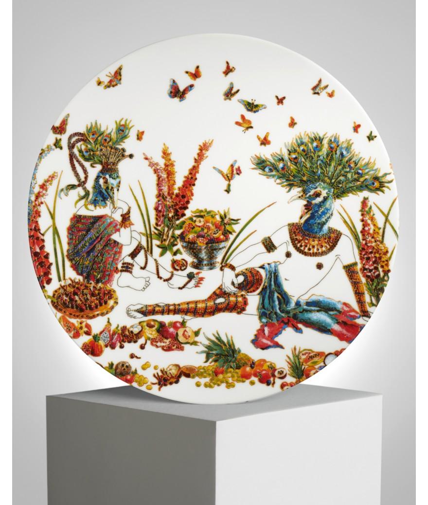 ligne blanche paris Raqib SHAW Grande assiette en porcelaine "Peacock Bathers"
