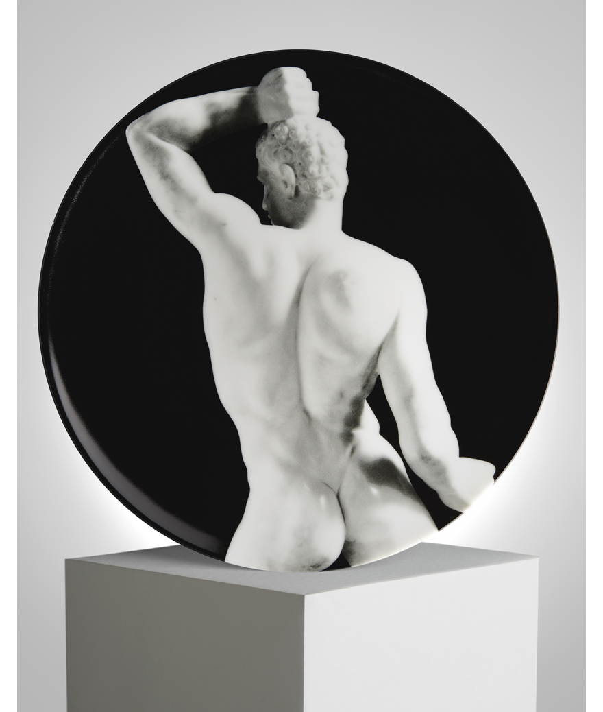 ligne blanche paris Robert MAPPLETHORPE Coffret d’une assiette ”Wrestler”