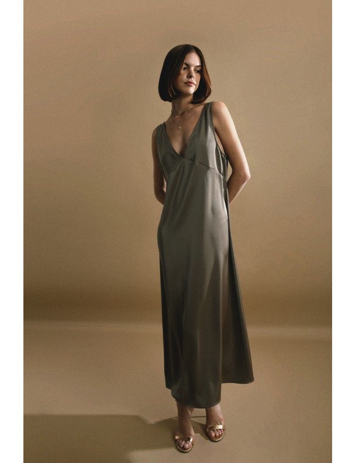 Lili Sidonio X Molly Bracken Robe Satinée Col V KAKI