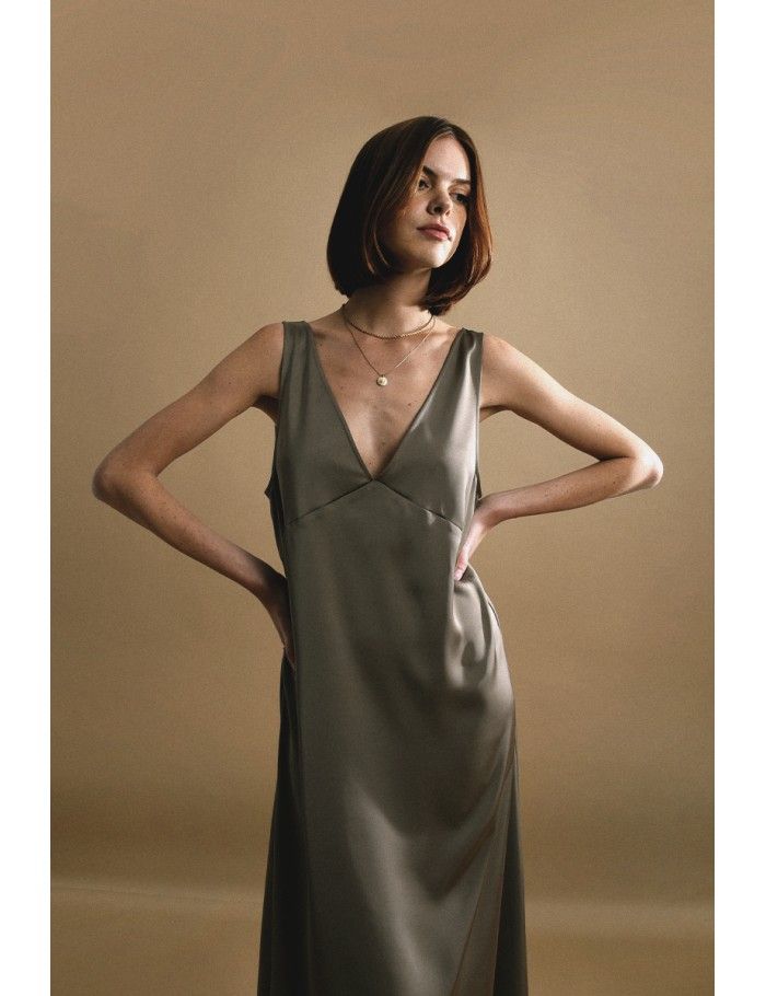 Lili Sidonio X Molly Bracken Robe Satinée Col V KAKI