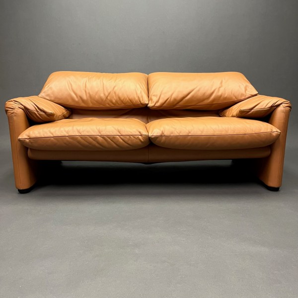 linea due Canapé cuir 2 places Maralunga Vico Magistretti Cassina