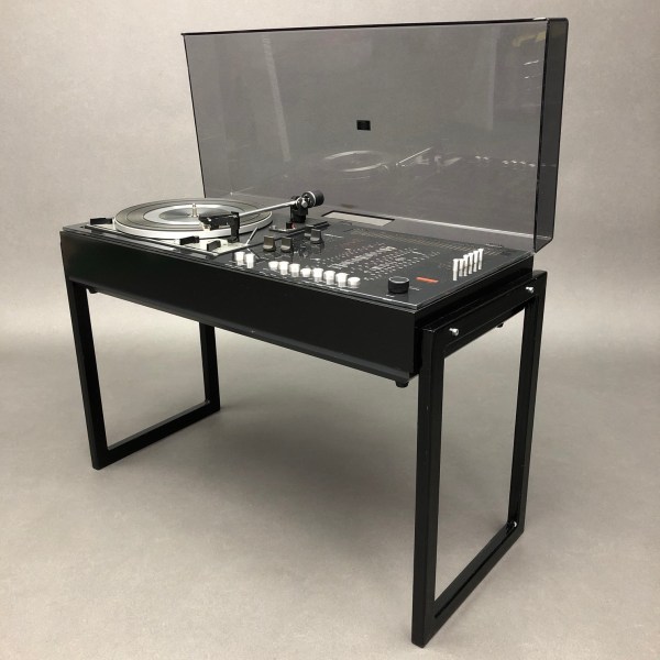 Linea Due Ensemble Chaine Wega 3203 FET Et Une Paire D’enceintes Grundig Audiorama 7000