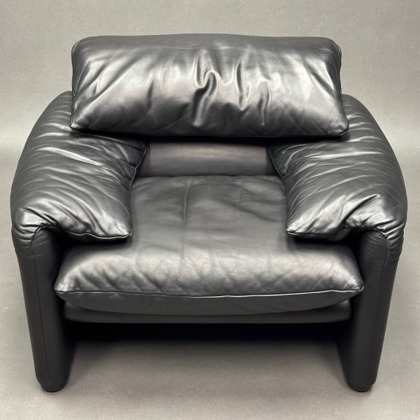 Linea Due Ensemble Fauteuil Et Pouf Maralunga Cuir Noir Vico Magistretti Cassina