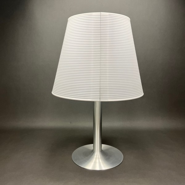 linea due Bureau Angel Denis Santachiara Naos linea due Bureau Angel Denis Santachiara Naos