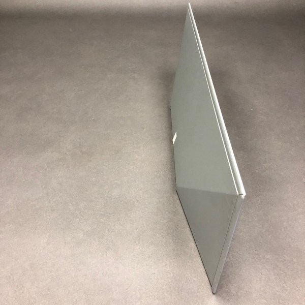 linea due Etagère Murale Benjamin Hopf pour Ycami