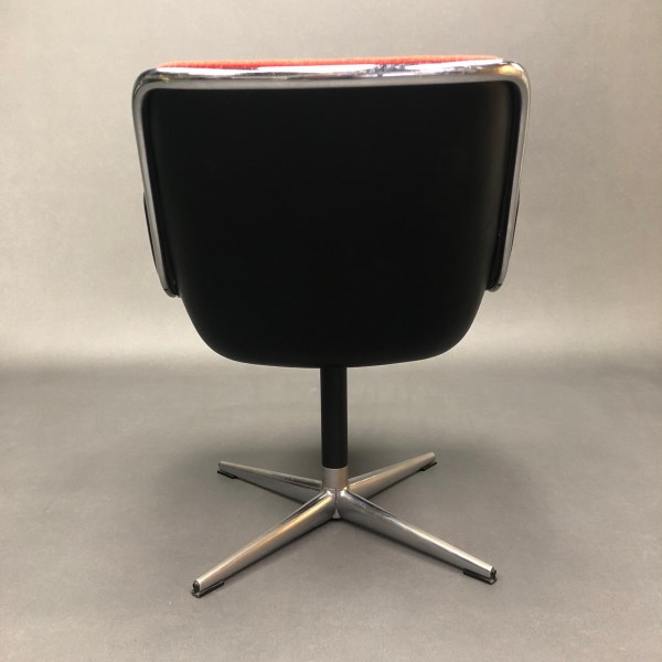 Linea Due Fauteuil Rouge Charles Pollock Knoll