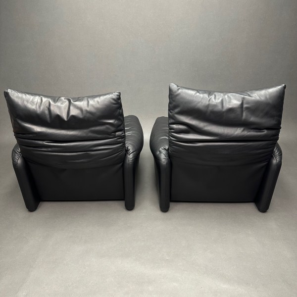 Linea Due Lot De 2 Fauteuils Maralunga Cuir Noir Vico Magistretti Cassina