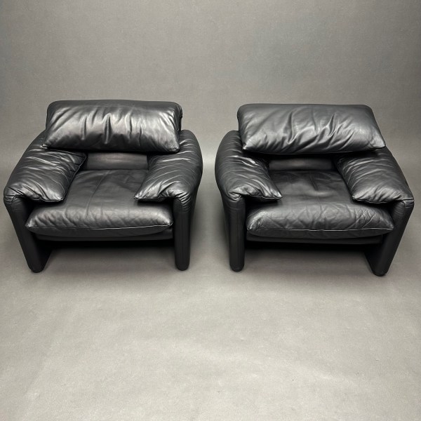 linea due Lot de 2 Fauteuils Maralunga Cuir noir Vico Magistretti Cassina