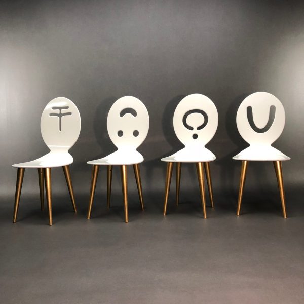 linea due Lot de 4 chaises Figure Presenti Anna Gili Memphis Milano Série Limitée
