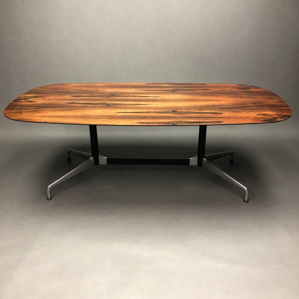 linea due Table Segmented plateau en palissandre Charles & Ray Eames Vitra