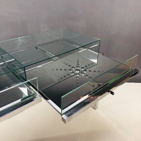 Linea Due Vitrine Philippe Starck Pour Jean-Paul Gaultier