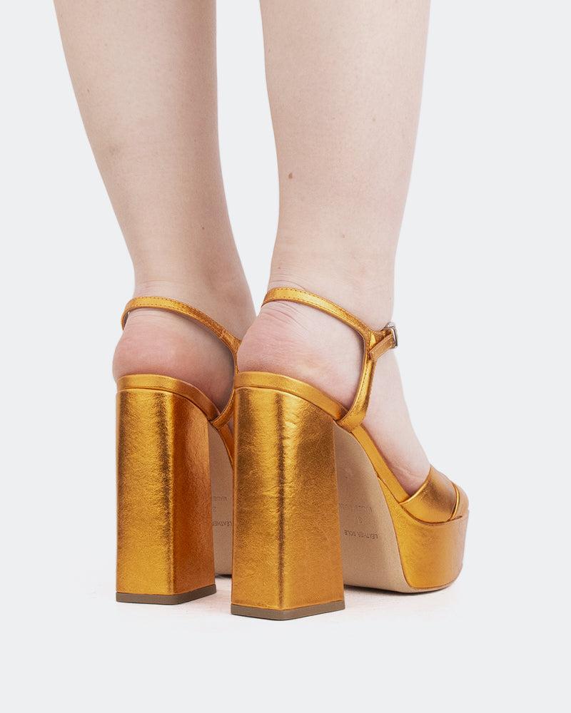 L'intervalle Embassy Orange Metal/Métal Orange Orange