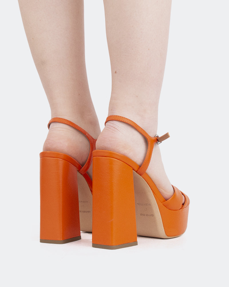 L'intervalle Embassy Peach Leather/Cuir Pêche Orange