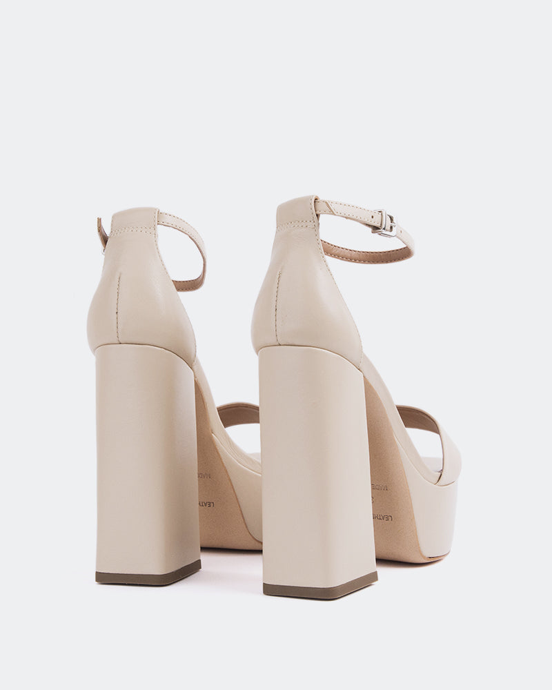 L'intervalle Adriene Cuir Beige Nu