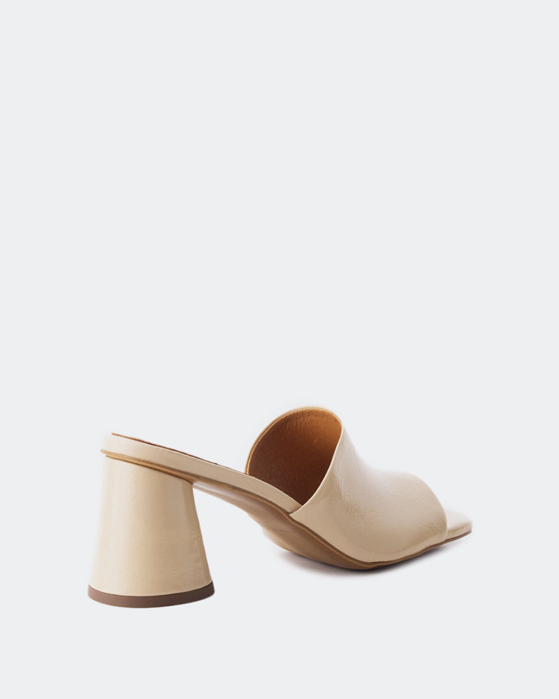 L'intervalle Alyki Nu Cuir Nu