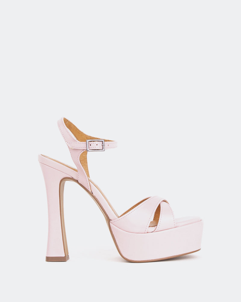 L'intervalle Anamika Rose Leather Rose