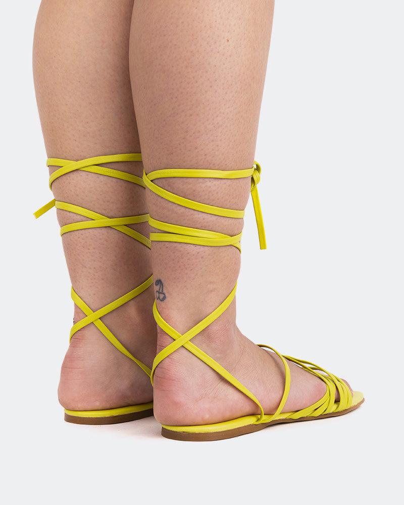 L'intervalle Aperol Jaune Cuir Jaune