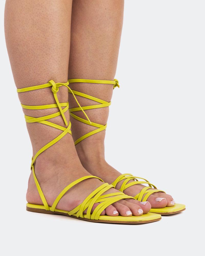 L'intervalle Aperol Jaune Cuir Jaune