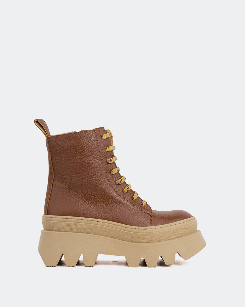 l'intervalle Bianchi Chameau Cuir Chameau