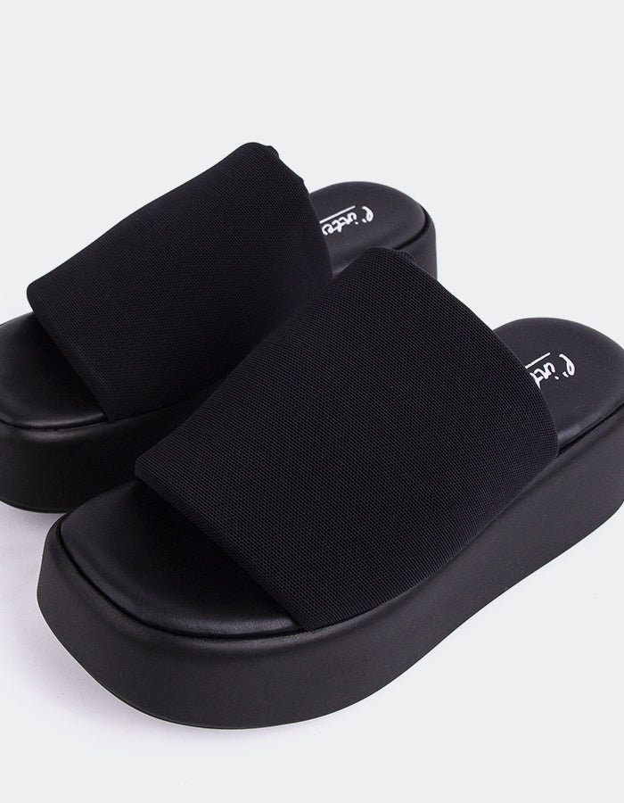 L'intervalle Bisou Noir Noir