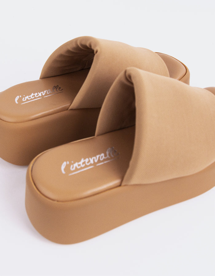 L'intervalle Bisou Nu Nu