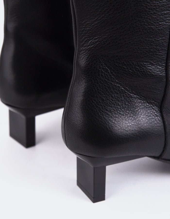 L'intervalle Blanzy Noir Cuir Noir