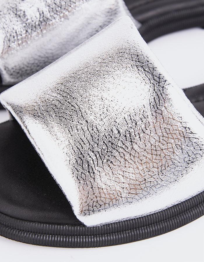 L'intervalle Bosnie Argent Verni Argent