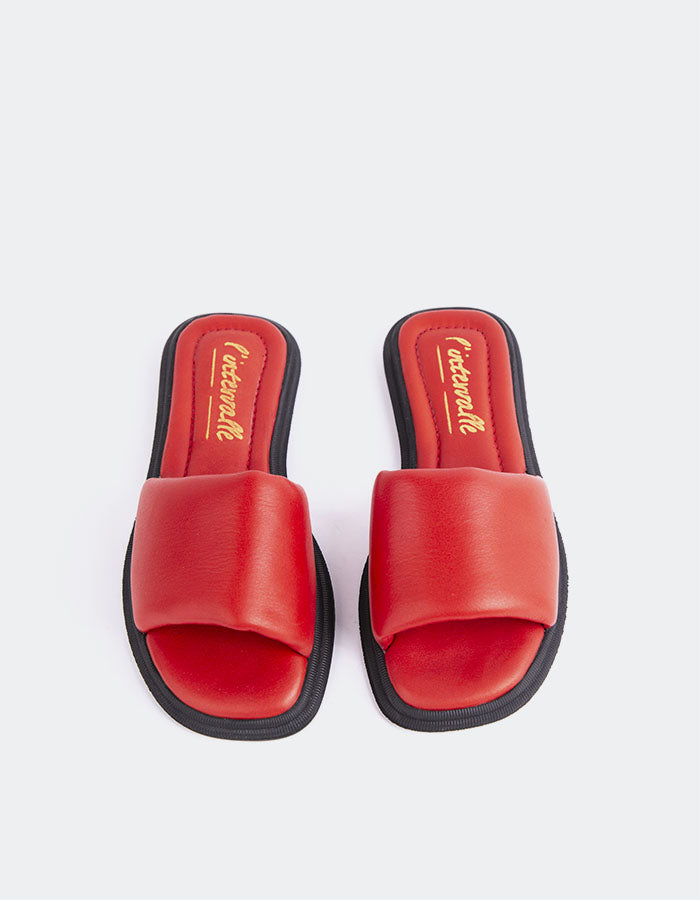 L'intervalle Bosnie Rouge Cuir Rouge