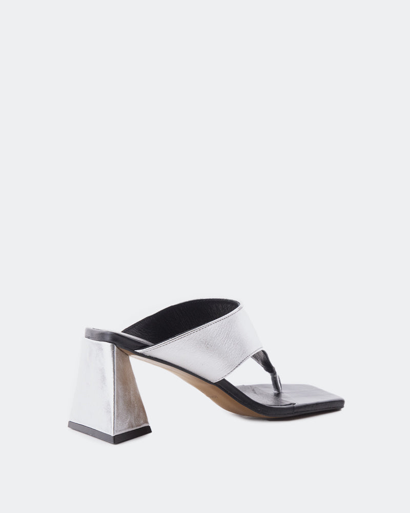 L'intervalle Bulevar Argent Métal Argent