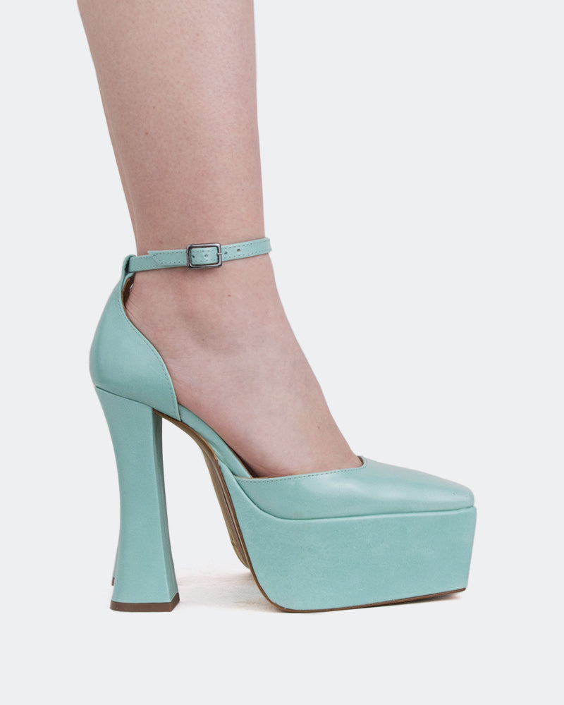 l'intervalle Cabaret Bleu Cuir/Cuir Bleu Bleu