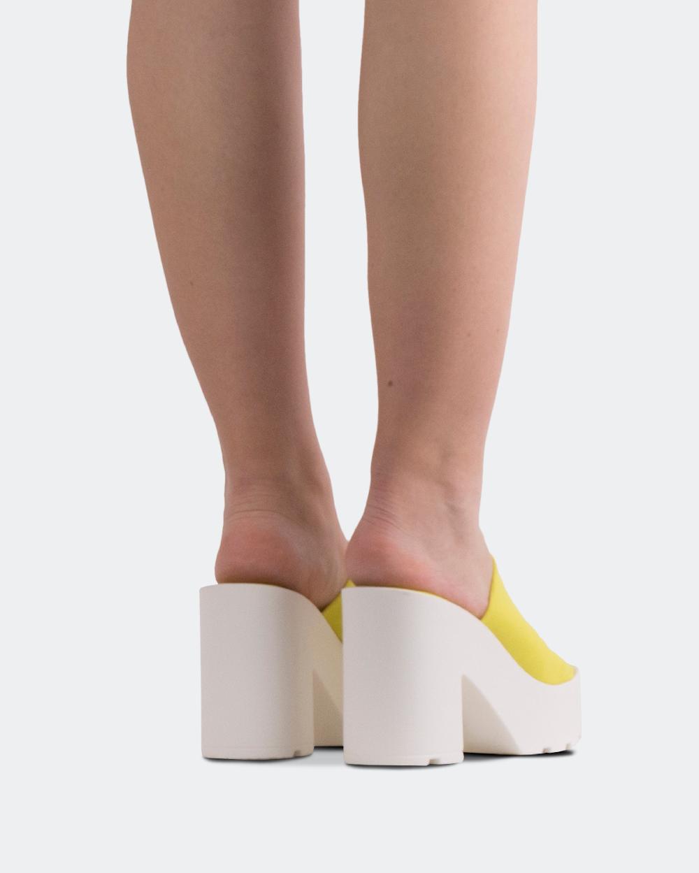 L'intervalle Carangi Jaune Lycra Jaune