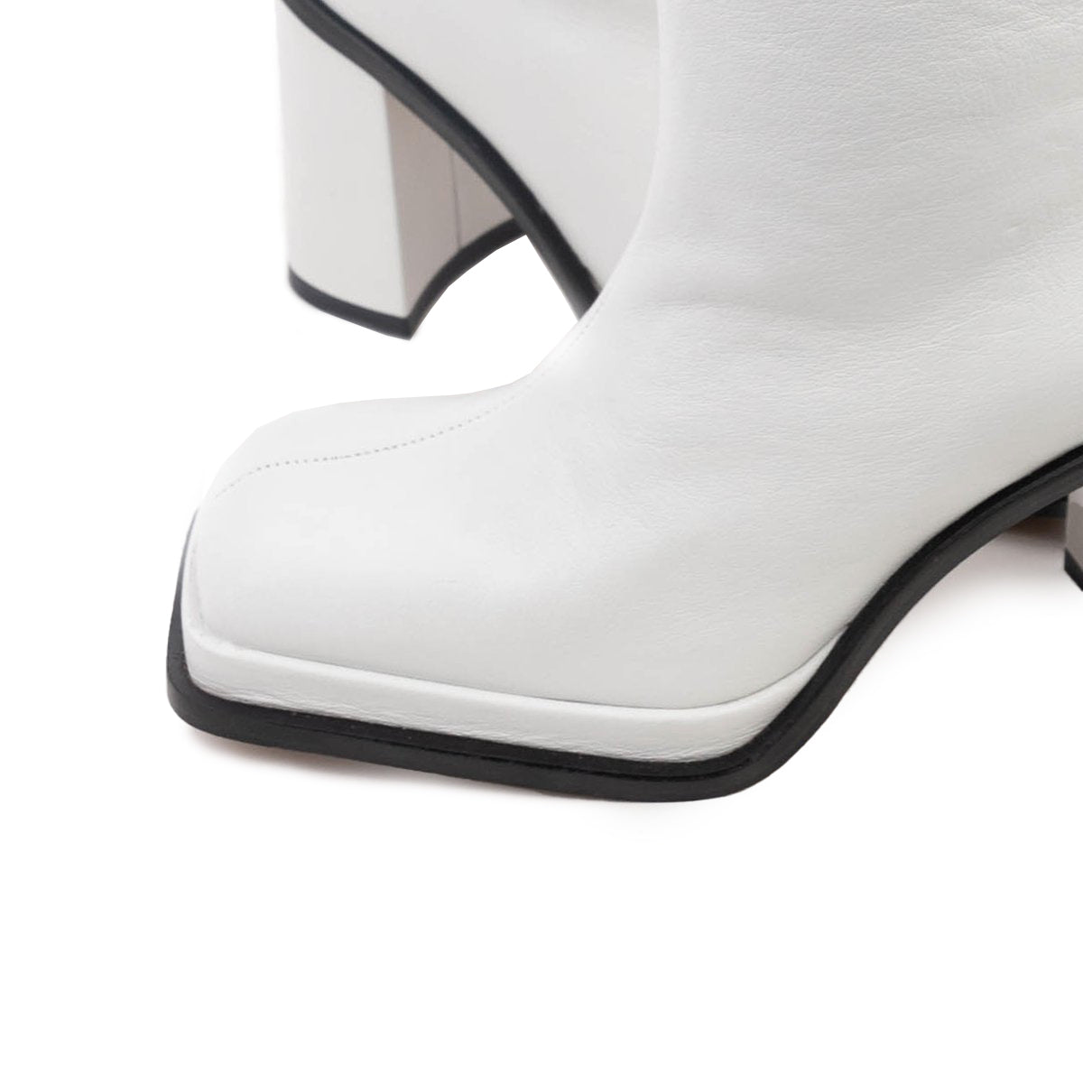 L'intervalle Chaumont Blanc Cuir Blanc