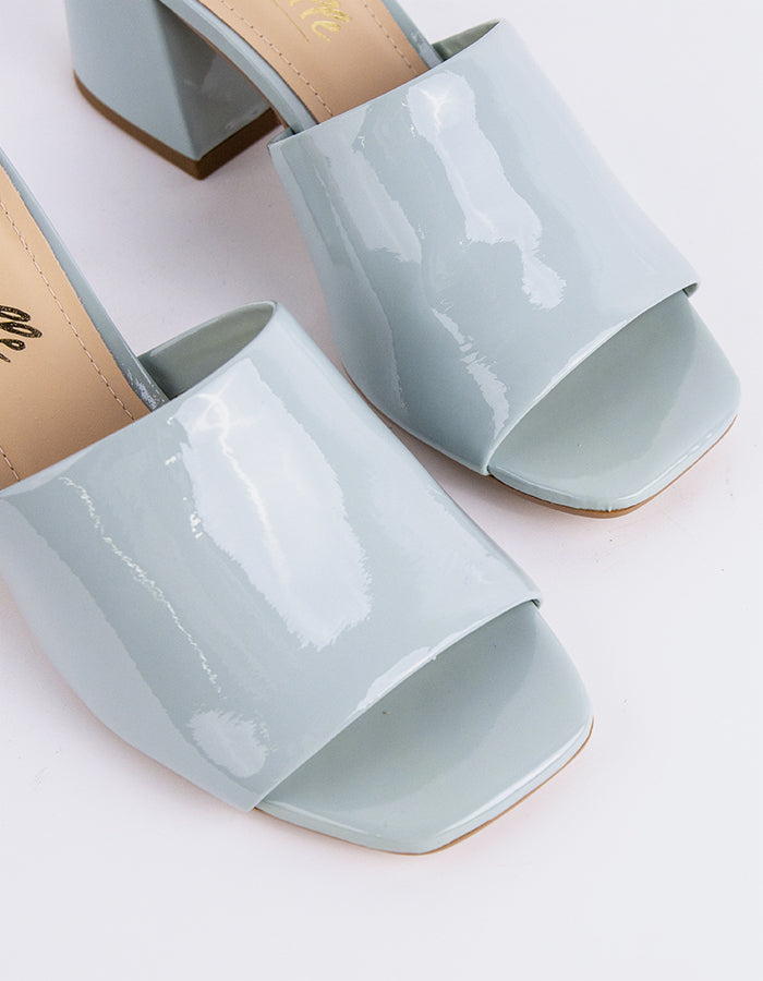 L'intervalle Clarabelle Bleu Verni Bleu