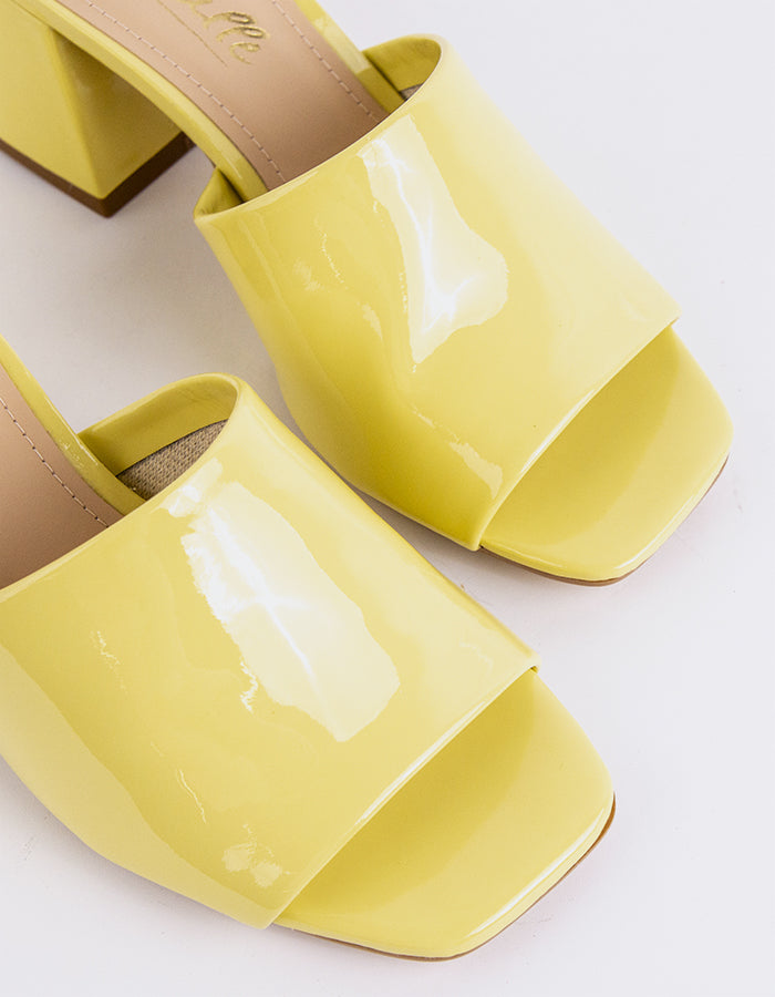 l'intervalle Clarabelle Jaune Verni Jaune