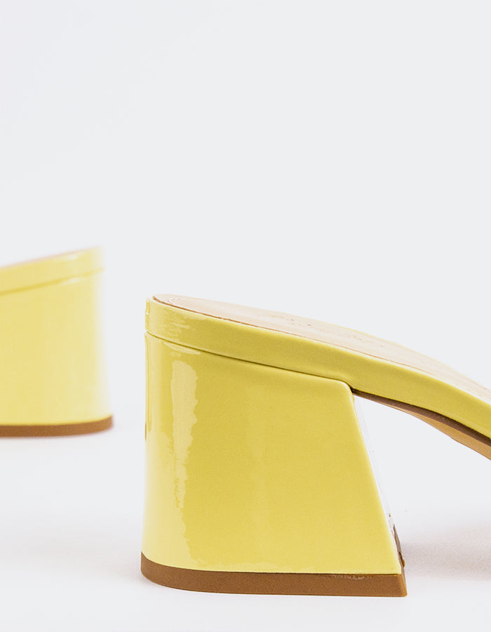 l'intervalle Clarabelle Jaune Verni Jaune