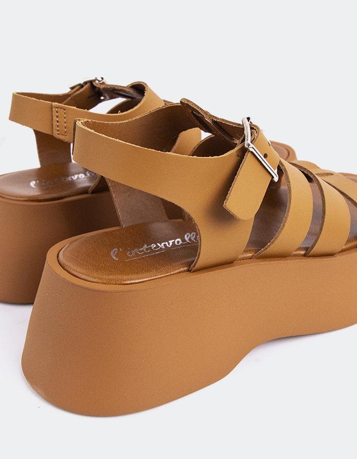 L'intervalle Confident Ocre Cuir Ocre