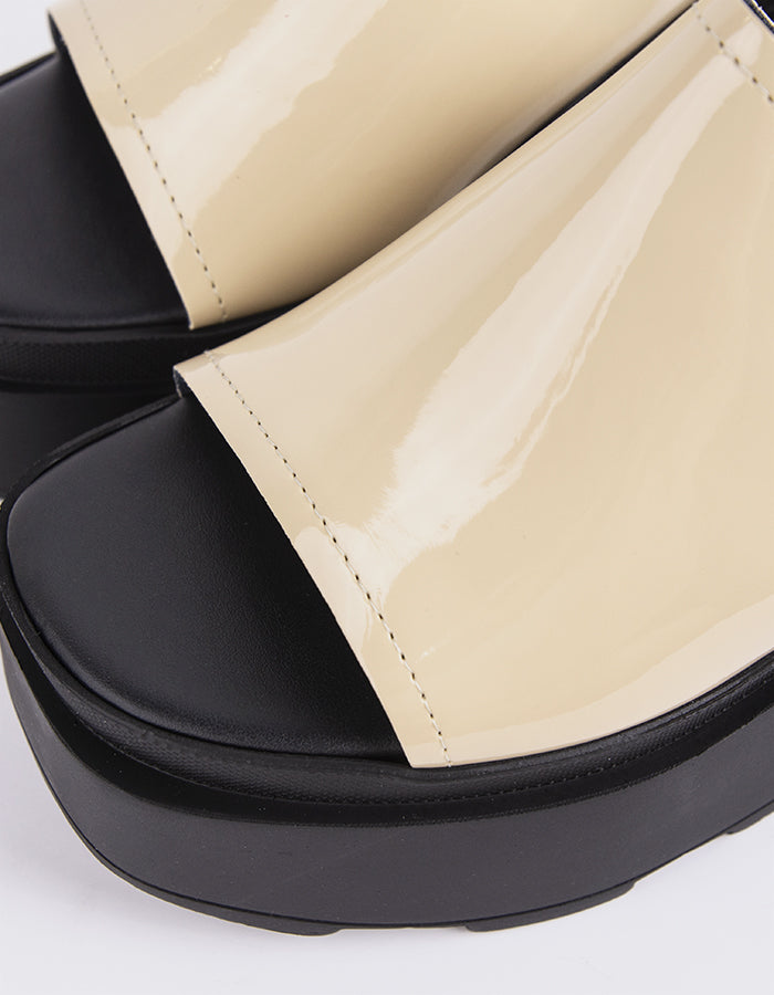 L'intervalle Crème Positive Verni Blanc