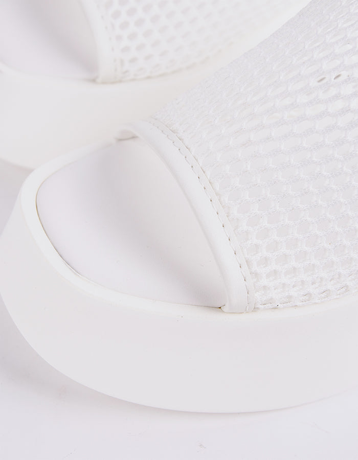 L'intervalle Croire Au Crochet Blanc Blanc