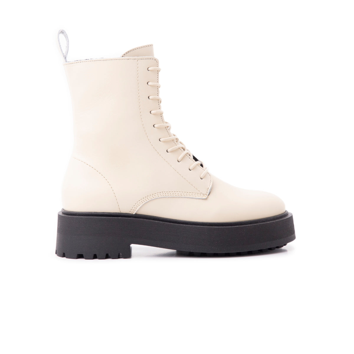 l'intervalle Cuir beige de Matane Amande