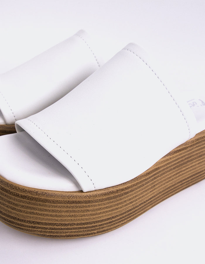 L'intervalle Cuir Blanc Beluga Blanc