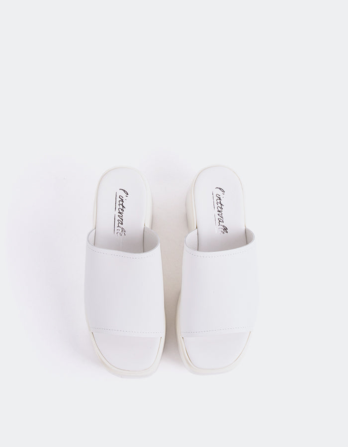 L'intervalle Cuir Blanc Positif Blanc