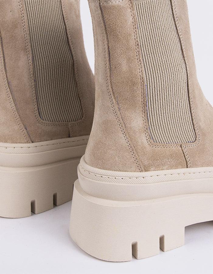 L'intervalle Delya Beige Suède Amande