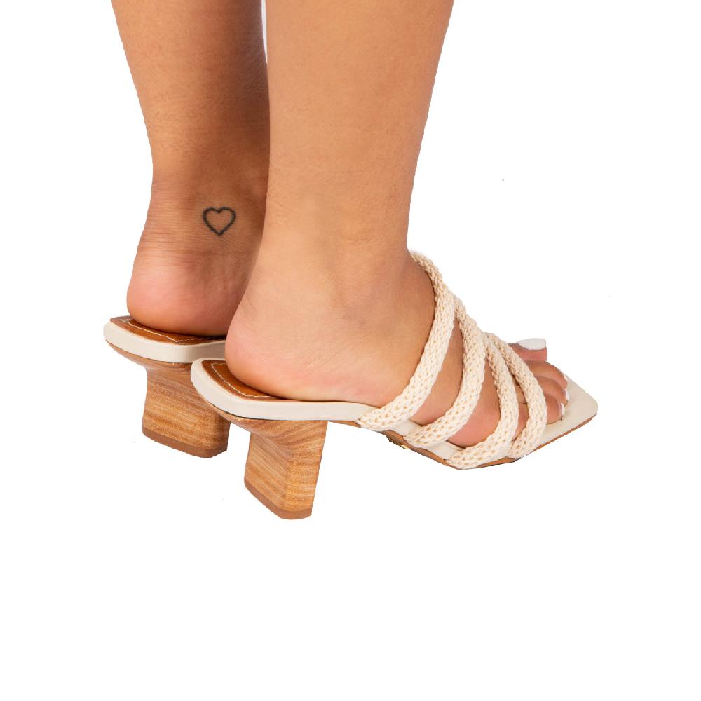 L'intervalle Dune Blanc Cassé Corde Blanc